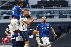 舍什科本赛季俱乐部和国家队7场0球0助，3年多来首次连续7场0进球